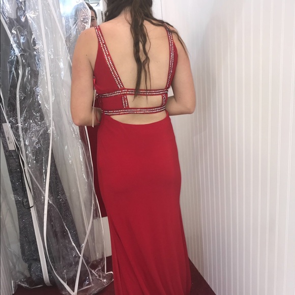 Red Prom dress - Picture 3 of 4